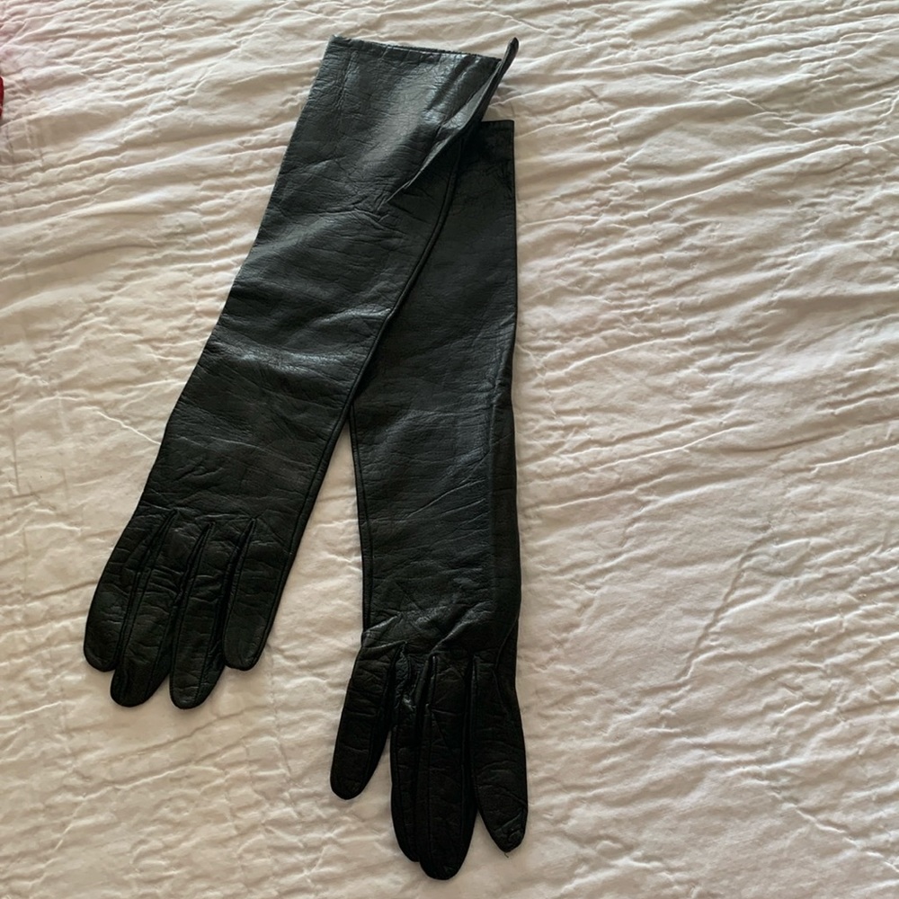 VTG KIDD LEATHER GLOVES BLACK CHEVREAU GRENOBLE-FRANCE-SZ6
(15" LONG) SILK LINED